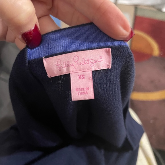 Lilly Pulitzer navy long sleeve cardigan. Gold hardware. Size XS - Picture 6 of 8